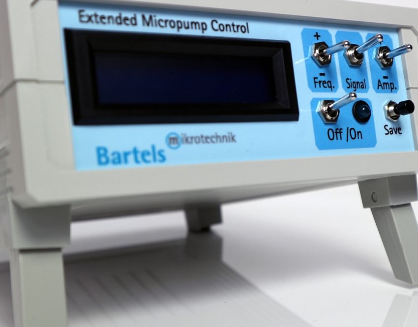 The mp-x electronics from Bartels Mikrotechnik, a microtechnology company from Dortmund. The device offers control for micropumps in the field of microfluidics.